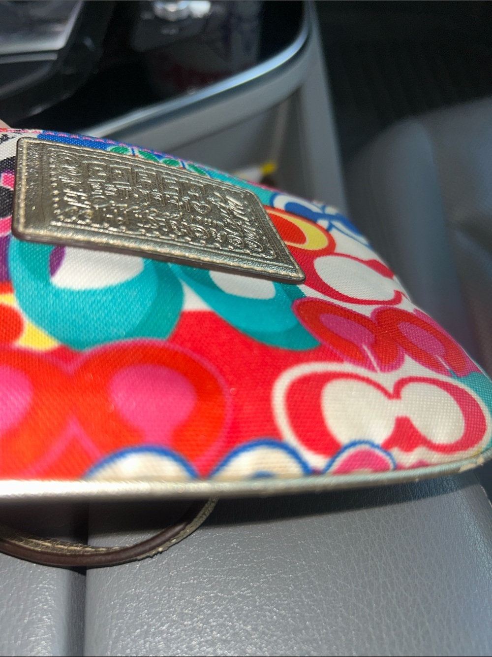 Poppy GUC Coach Multicolor Circle Print Wristlet with Metallic Trim - Picture 4 of 7
